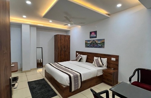 Malviya Nagar Hotel | Hotel RK palace near airport
