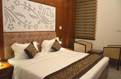 Indira Nagar Hotel | Hotel Roselle Inn, Lucknow