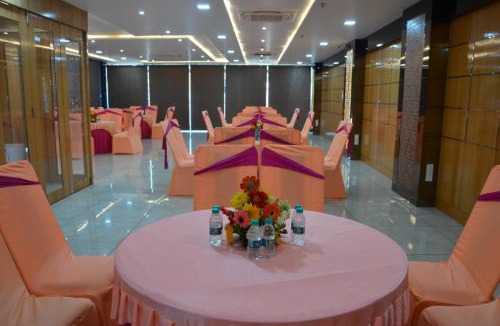 Indira Nagar Hotel | Hotel Roselle Inn, Lucknow