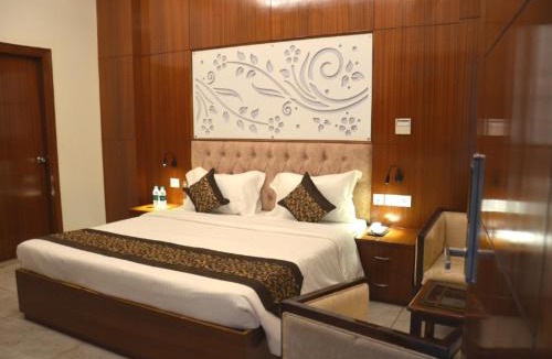 Indira Nagar Hotel | Hotel Roselle Inn, Lucknow