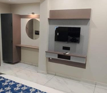Ahmedabad Hotel | Hotel Royal Empire