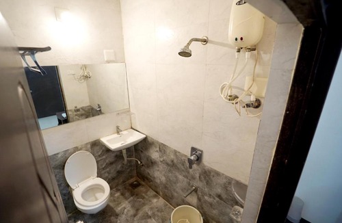 Sarkhej Hotel | Hotel Royal