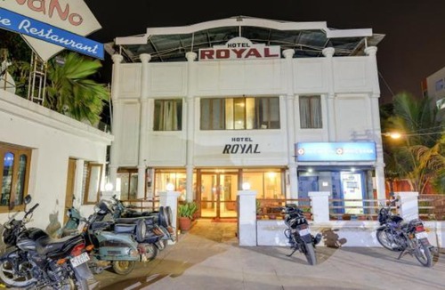 Sarkhej Hotel | Hotel Royal