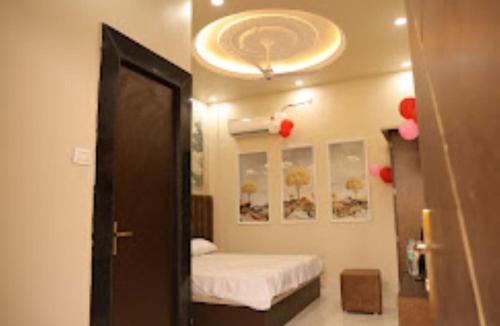 Shivpuri Hotel | Hotel Royal Inn & Restaurant