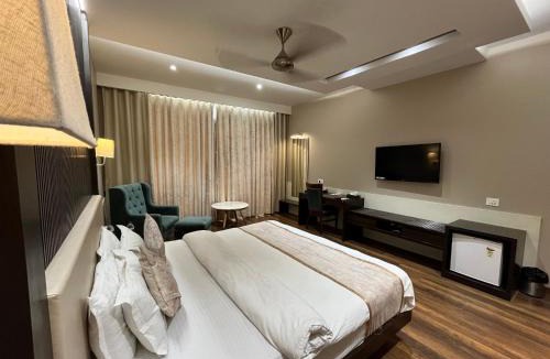 Varanasi Hotel | Hotel Royal Livin