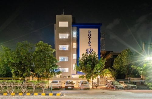 DLF City Hotel | Hotel Royal Orbit Near Dronacharya Metro station