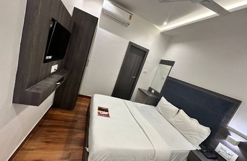 Kurla West Hotel | HOTEL ROYAL PALACE