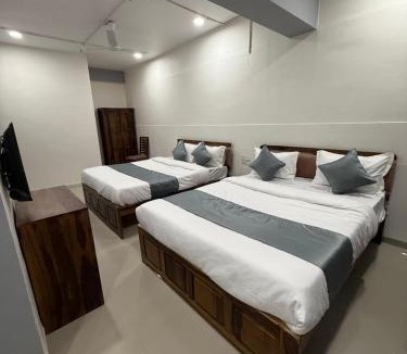 Gandhinagar Hotel | Hotel Royal Park