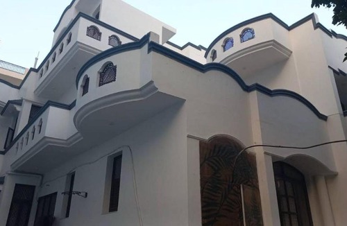 Gurugram House | Hotel Royal Retreat