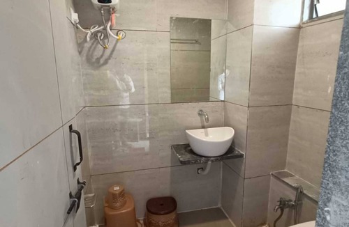 Gandhinagar Hotel | Hotel Royal Sky