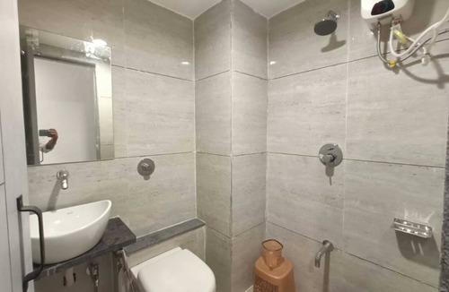 Gandhinagar Hotel | Hotel Royal Sky