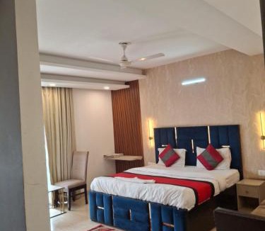 Gurugram House | Hotel Royal Stay