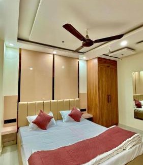 Varanasi Hotel | HOTEL RR Grand