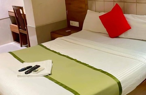 Vile Parle Hotel | Hotel RR Inn