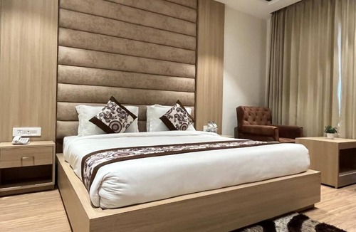 Amritsar Hotel | Hotel RRV with Free Parking