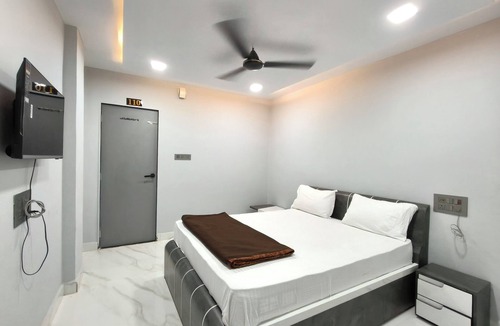 Surat District Hotel | Hotel Rudra
