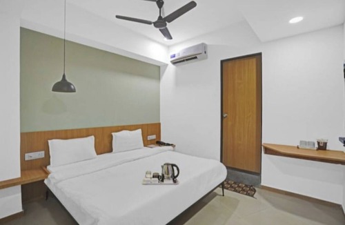 Surat Hotel | Hotel Saarthi Inn Surat
