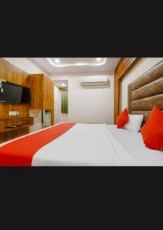 Navrangpura Hotel | HOTEL SAFARI INN