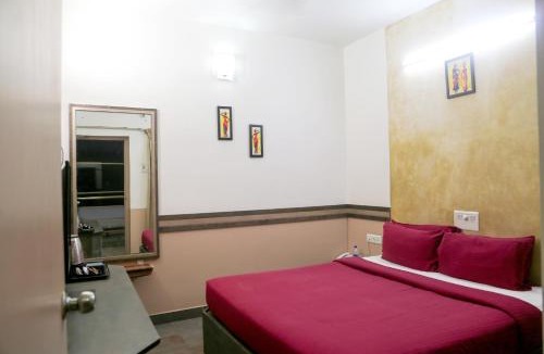 Seth Narang Das Layout Apartment | Hotel Sapthagiri Nest