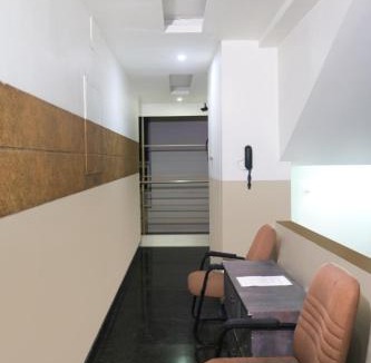 Seth Narang Das Layout Apartment | Hotel Sapthagiri Nest