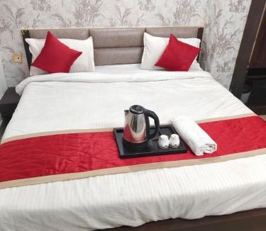 Gomti Nagar Hotel | Hotel Sasa Paradise