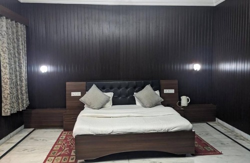 Naugarh Hotel | Hotel Satkar Palace Moradabad
