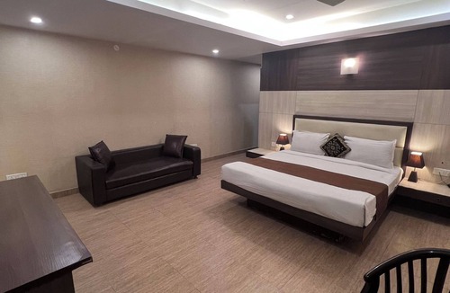 Kanpur Hostel | Hotel SB Castle