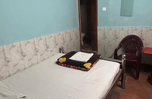 Taltala Hotel | Hotel Shabnam,Near Park St,New Market,Esplanade