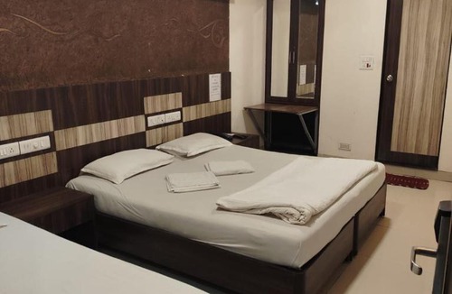 Thane West Hotel | Hotel Shambuji