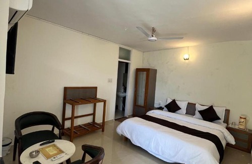 Mount Abu Hotel | Hotel Sharna The Laxman Niwas 7 Room Private Villa Mount Abu