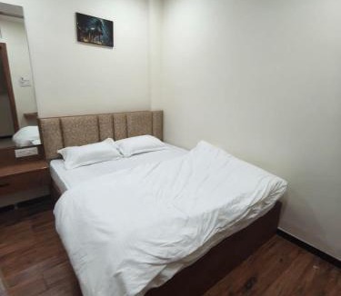 Ujjain Hotel | Hotel Shivaarambh Homestay
