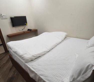 Ujjain Hotel | Hotel Shivaarambh Homestay