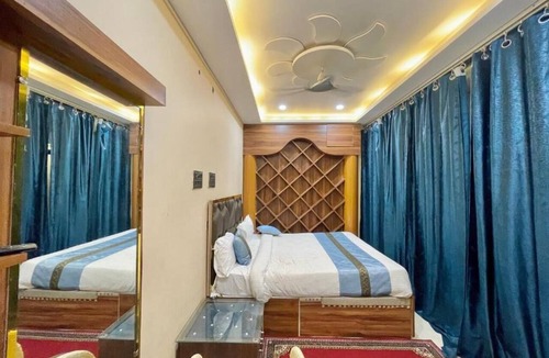 Varanasi Hotel | Hotel Shivee - Varanasi