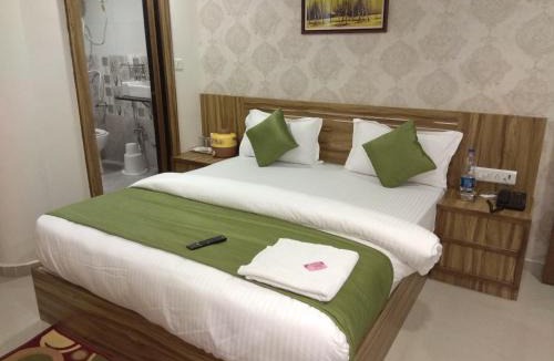 Navrangpura Hotel | Hotel Shobhna Palace