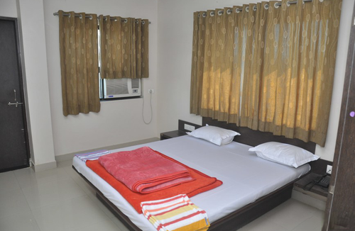 Dwarka Hotel | Hotel Shree Gurukrupa