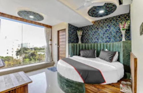 Vadodara Hotel | Hotel Shree Pashupati Royal Vadodara