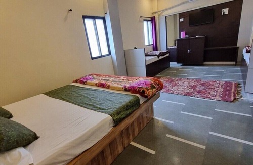 Ujjain Hotel | Hotel Shree Shivtam
