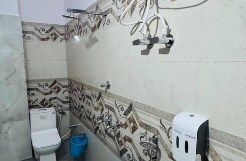 Sitapur Hotel | Hotel Shri Hari And Restaurant