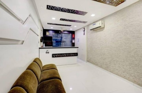 Surat Hotel | hotel skylawn surat