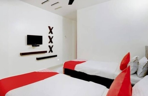 Surat Hotel | hotel skylawn surat
