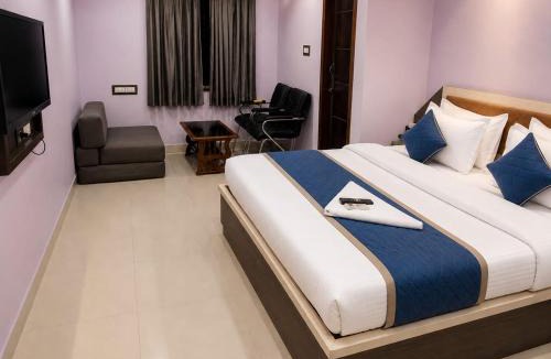 Bhubaneshwar House | Hotel Smile inn by CN-Next to Railway Stn
