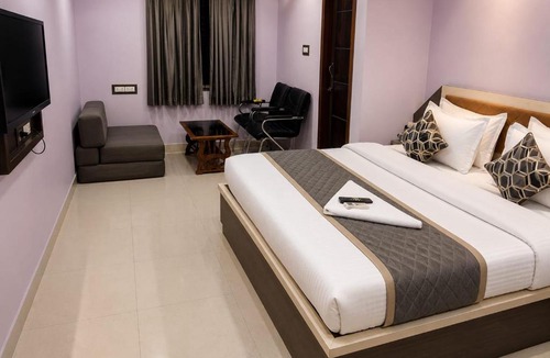 Bhubaneshwar House | Hotel Smile inn by CN-Next to Railway Stn