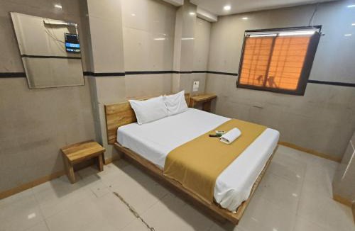 Amarnath Cabin | Hotel Sri Lodge Kalyan - Couple Friendly Hotel