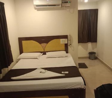 Dwaraka Nagar Hotel | HOTEL SSR ( SAI SRINIVASA RESIDENCY)