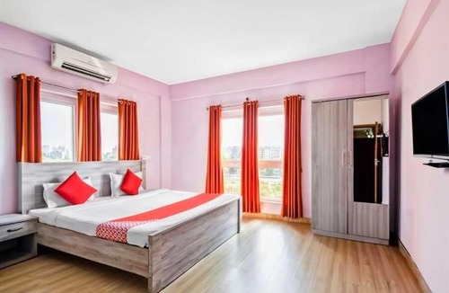 Rajarhat Hotel | Hotel SSSS Garden Cafe & Hotel