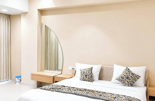 Vallabh Vidhyanagar Hotel | Hotel Sun Shine