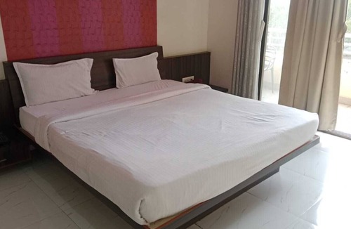 Indapur Hotel | Hotel Swamiraj Executive
