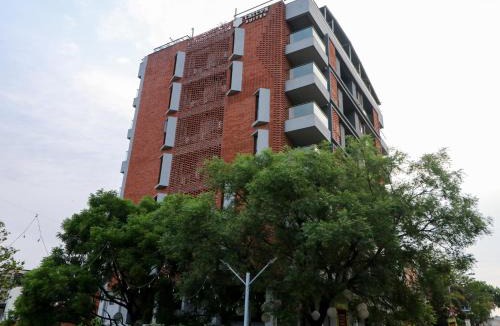 Undri Hotel | Hotel Tattva Suites NIBM, next to Corinthians Club