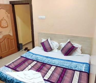 Bhopal Hotel | Hotel Thakur Ji