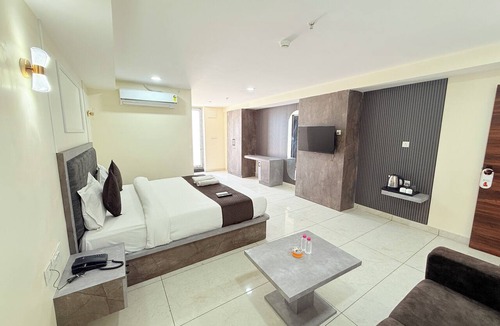 Vaishali Nagar Hotel | Hotel The 10th Floor